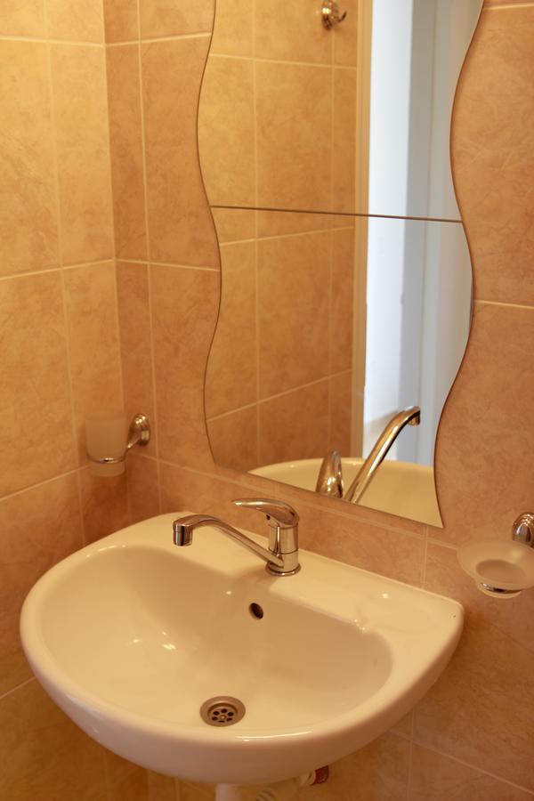 Vis Velika Bed & Breakfast Exterior photo